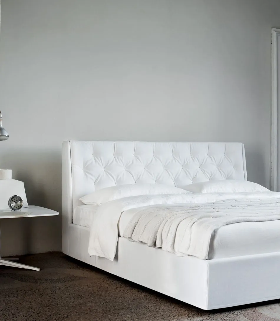 Astrid Bed
