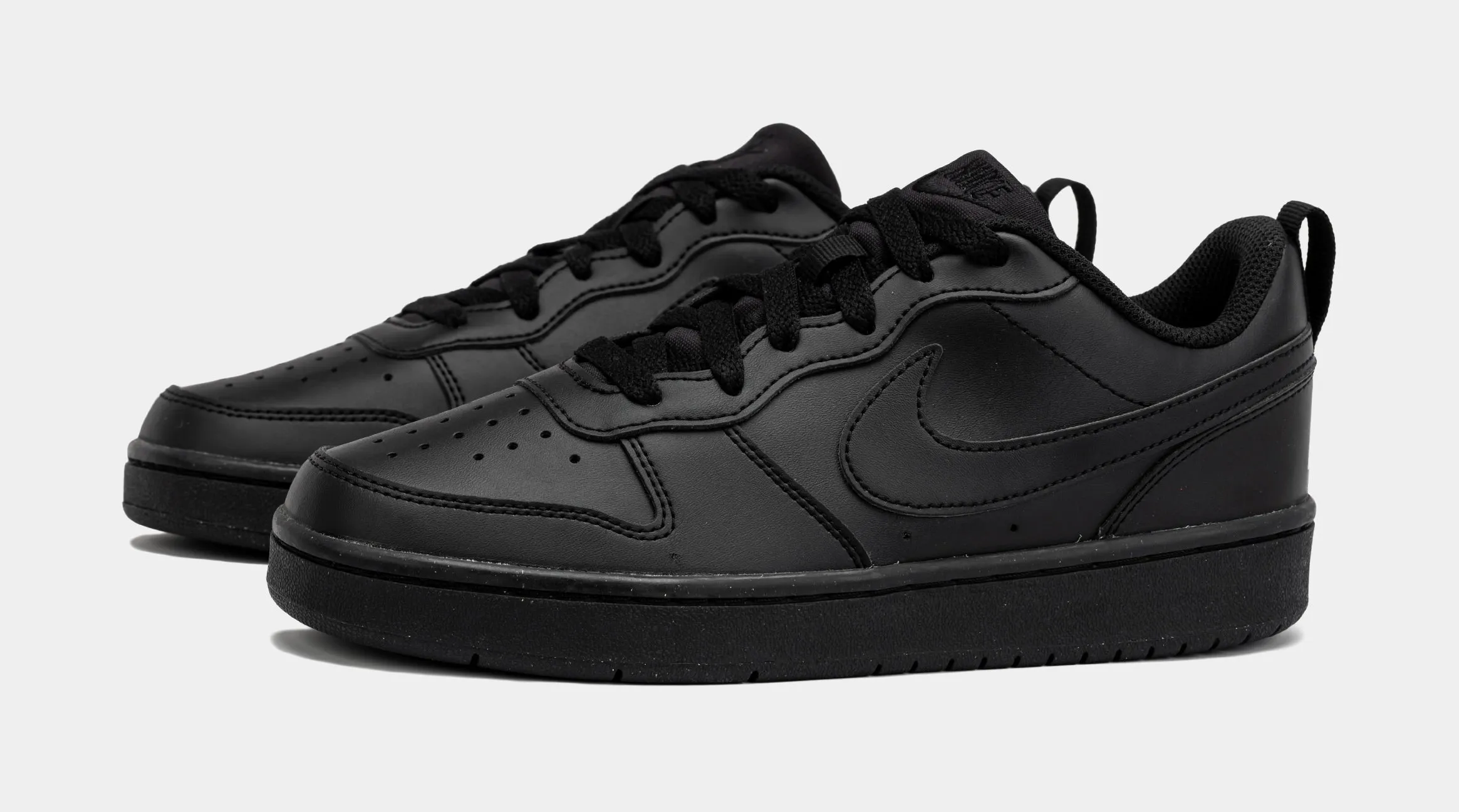 Court Borough Low Recraft Grade School Lifestyle Shoes (Black)