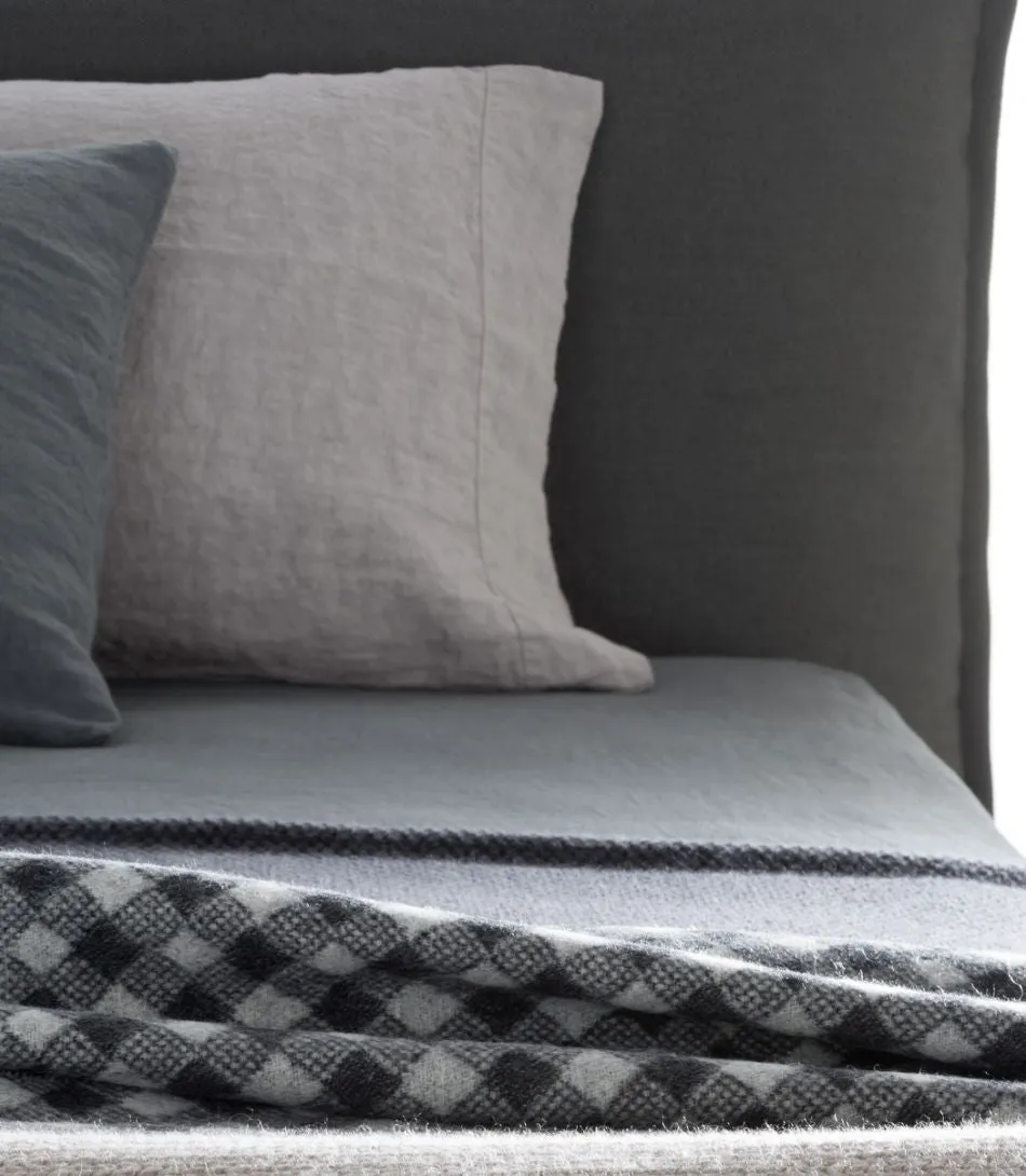 Fiji Bed