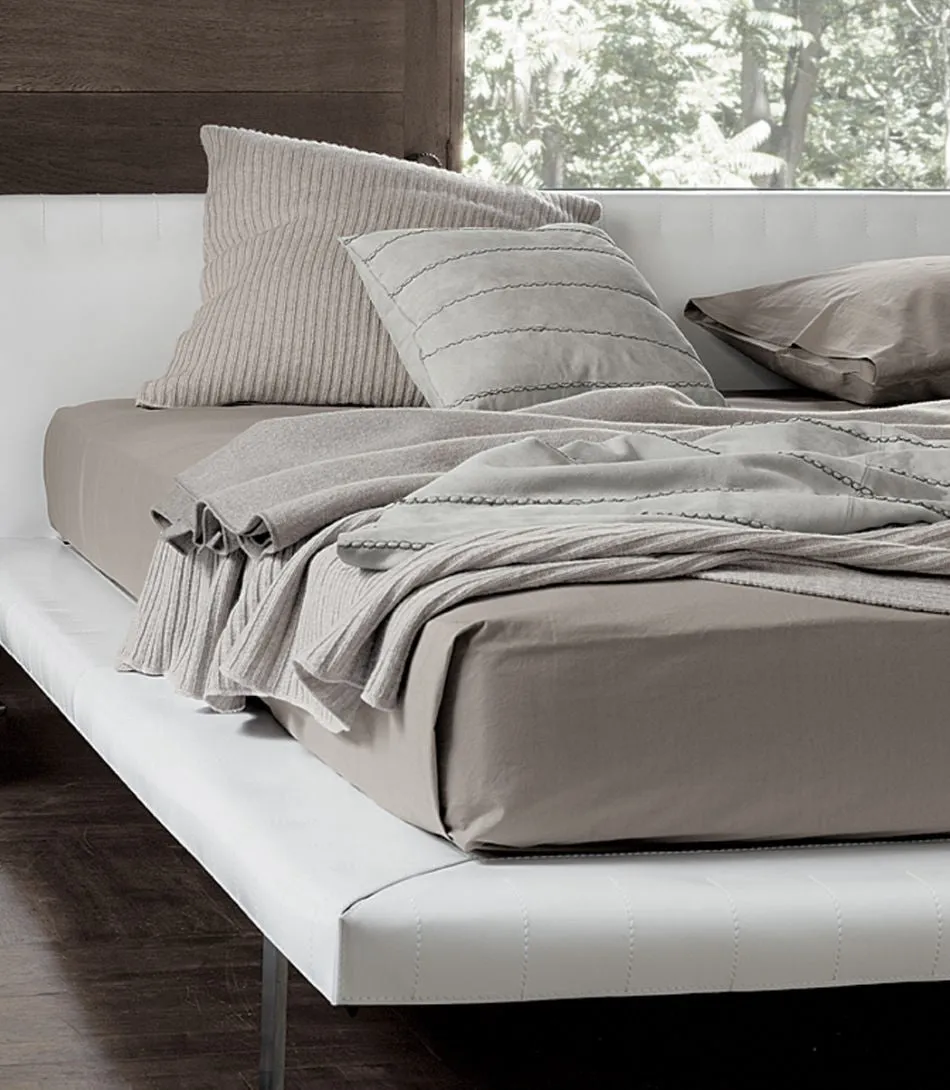 Gio Bed