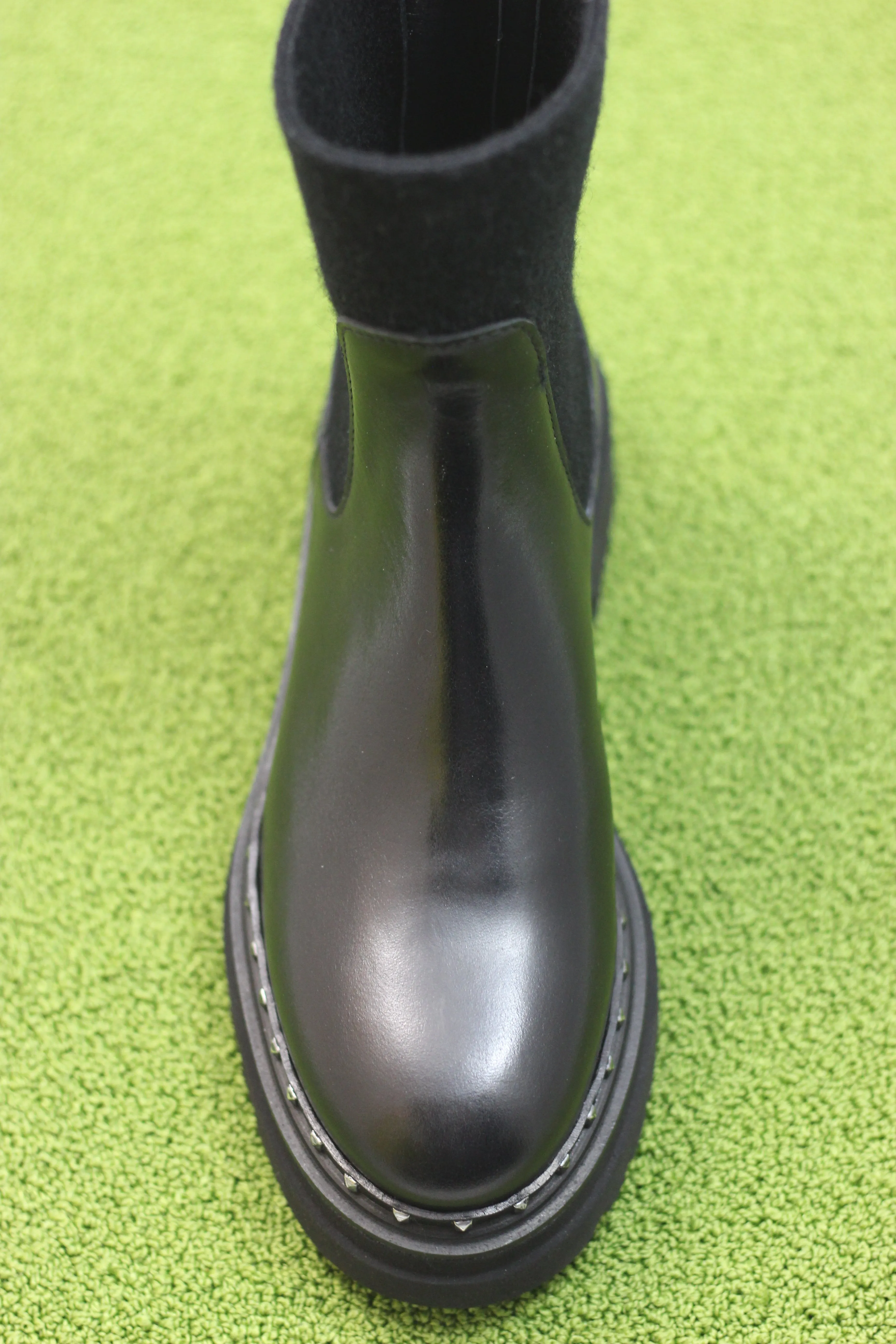 Women's 20289 Chelsea Boot - Black Leather