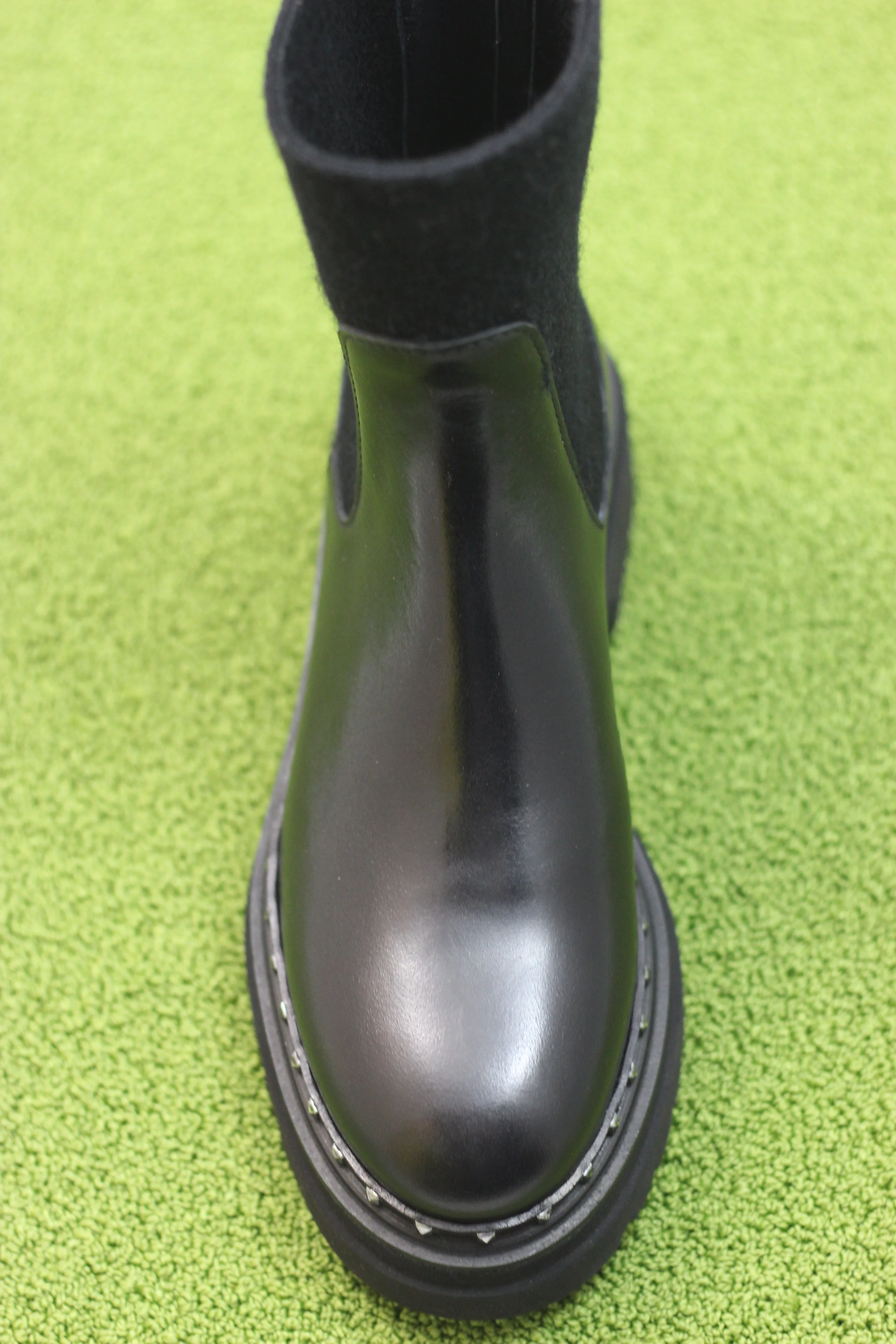 Women's 20289 Chelsea Boot - Black Leather