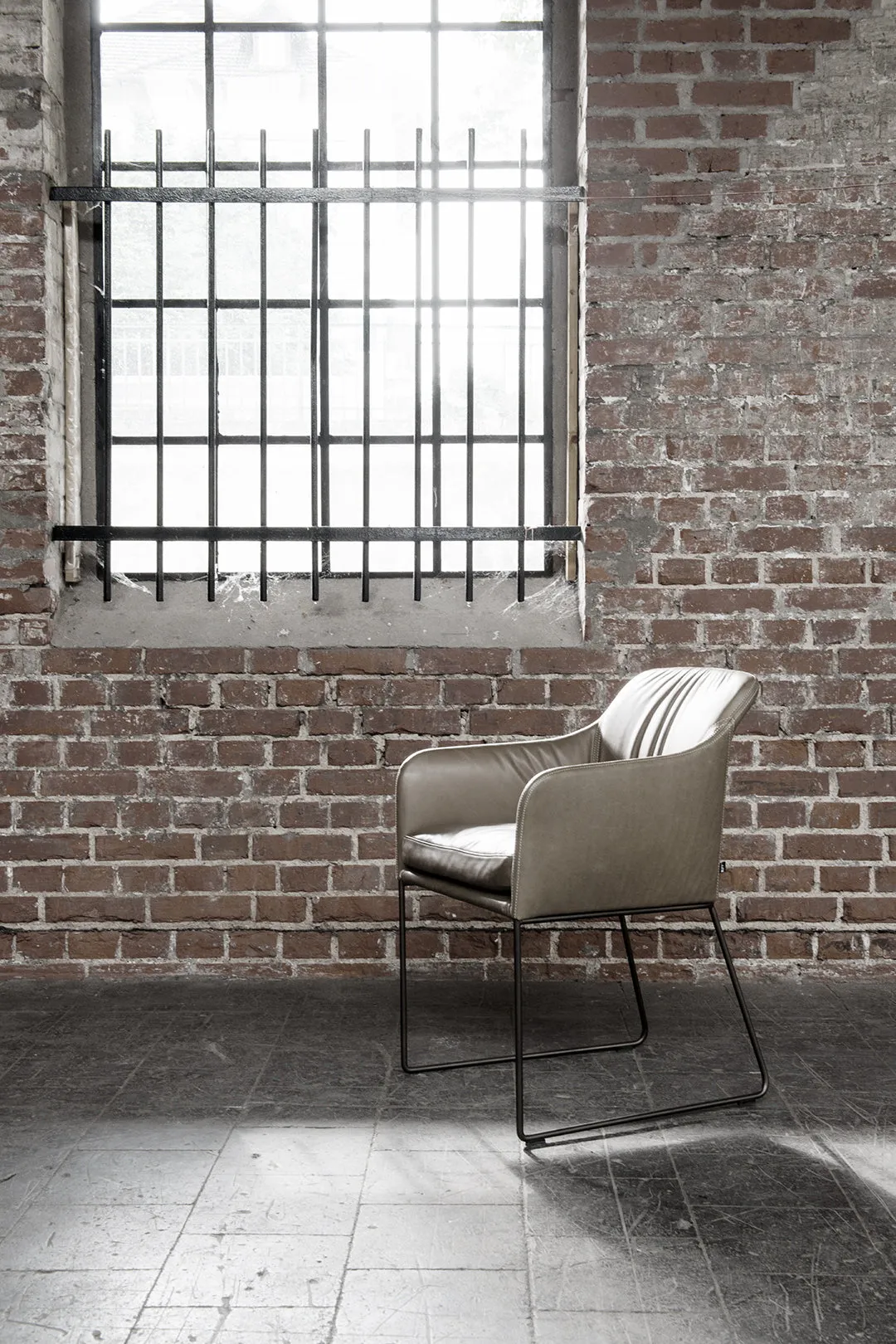 Youma Chair