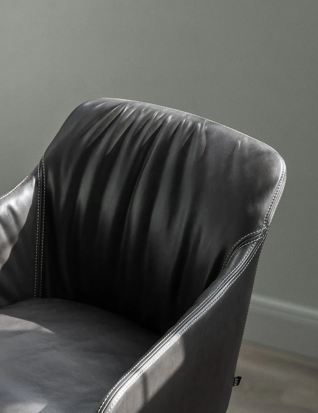 Youma Chair
